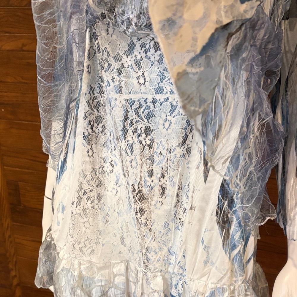 Elegant Blue and White Women's Blouse - Picture 3 of 6